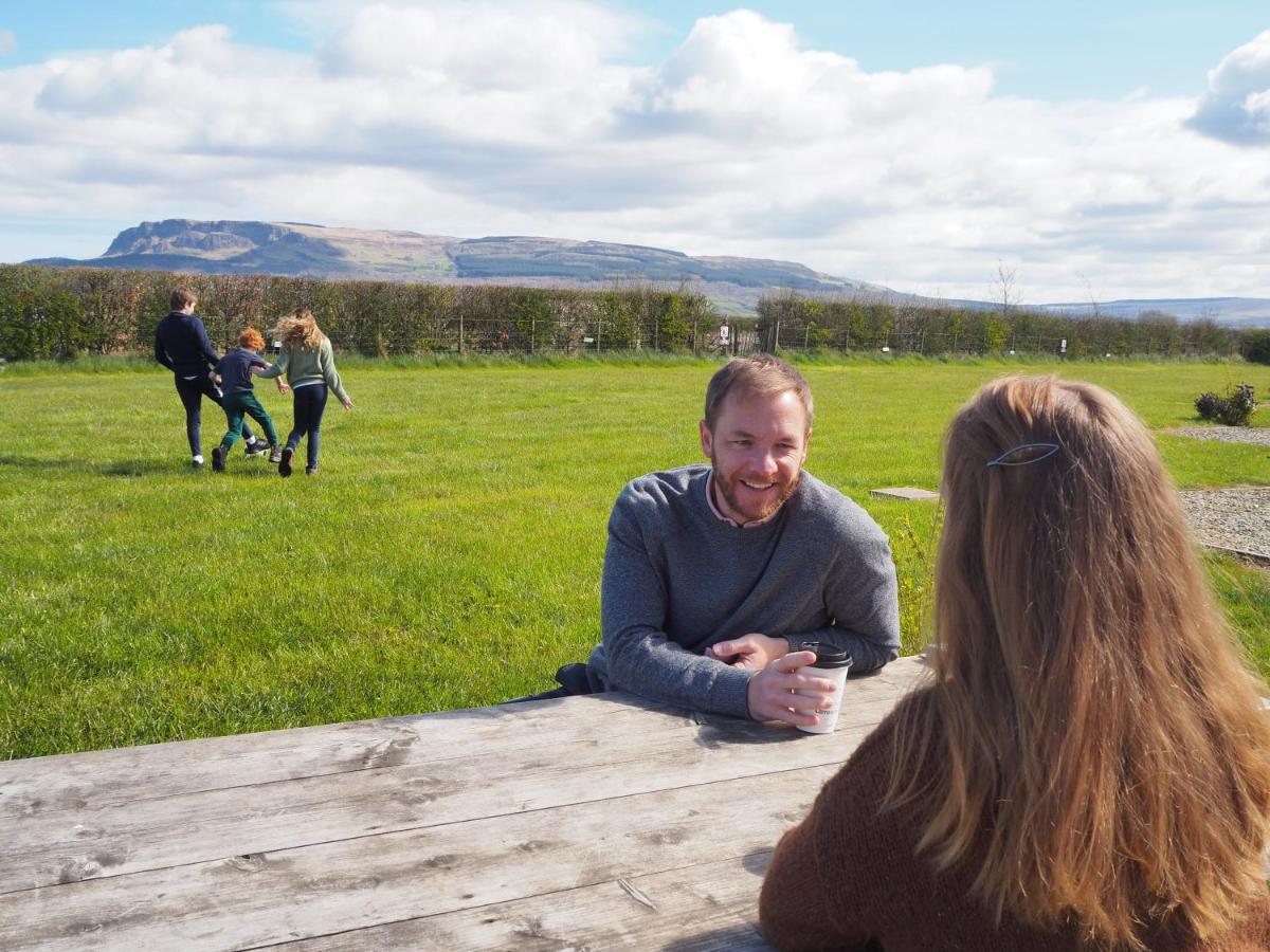 Carrowmena School House & Glamping Hotel Лимавади Екстериор снимка